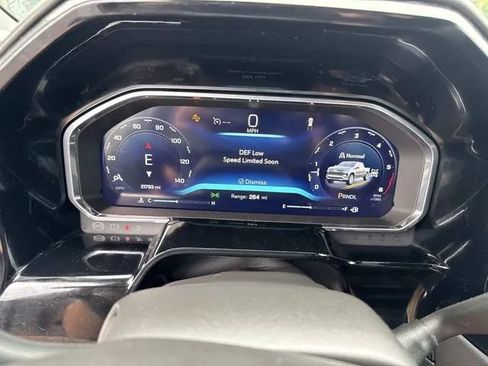 Used 2022 Chevrolet Silverado 1500 LT AWD/4WD image 41