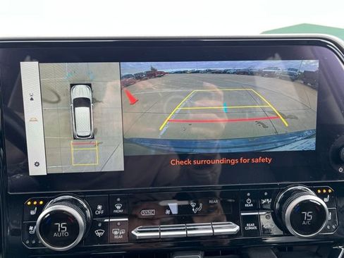 Used 2023 Toyota Highlander L image 14