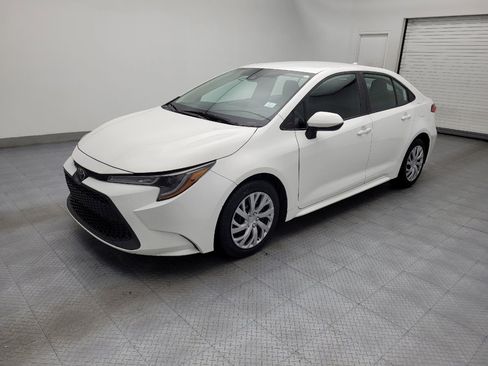 Used 2020 Toyota Corolla LE image 2