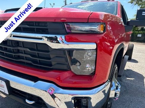 New 2026 Chevrolet Silverado 3500 LT w/ Convenience Package AWD/4WD image 9