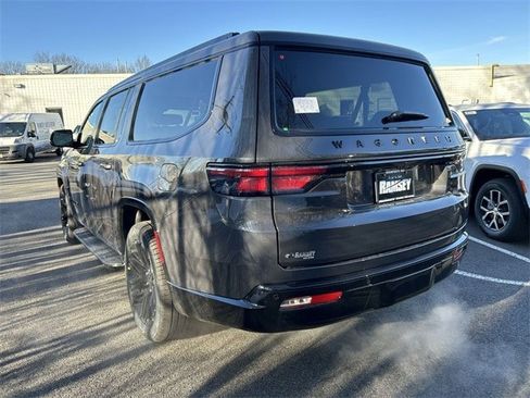 New 2025 Jeep Wagoneer L Series II w/ Premium Group I image 6