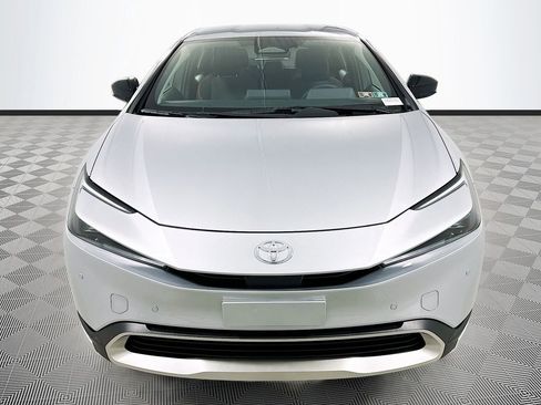 New 2026 Toyota Prius Plug-In Hybrid FWD image 2