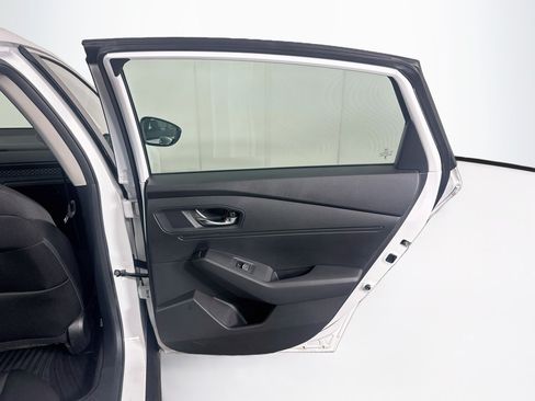 Used 2025 Honda Accord LX image 27