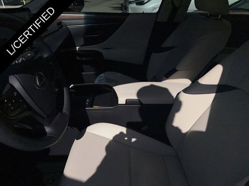 Used 2025 Lexus ES 300h w/ Premium Package FWD image 15