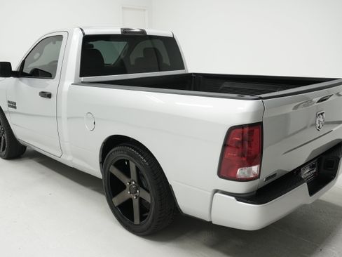 Used 2017 RAM 1500 Express RWD image 6