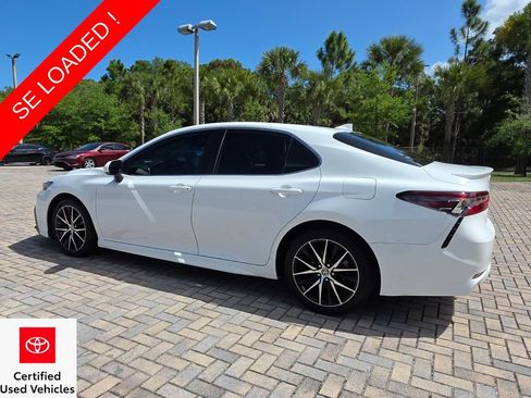 Used 2023 Toyota Camry SE image 9