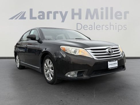 Used 2012 Toyota Avalon image 2