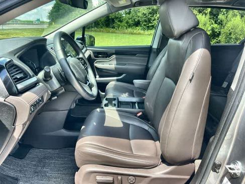 Used 2023 Honda Odyssey Touring image 11