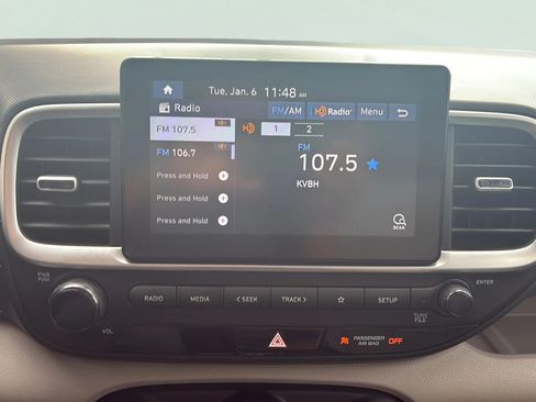 Used 2020 Hyundai Venue SEL FWD image 17