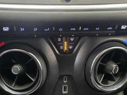 Used 2019 Chevrolet Blazer LT FWD image 14
