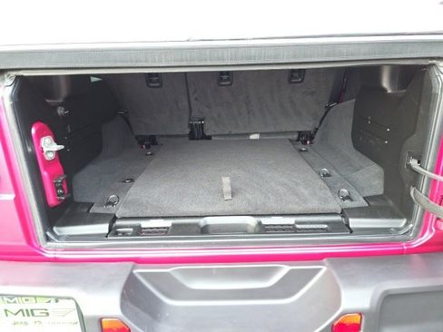 Used 2024 Jeep Wrangler Unlimited Rubicon image 47