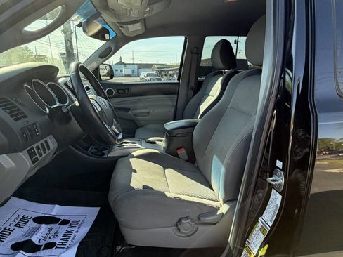 Used 2012 Toyota Tacoma PreRunner w/ TRD Sport Pkg image 11