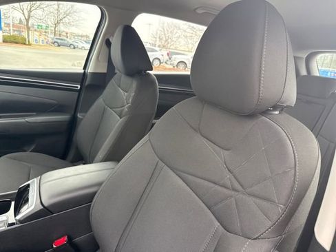 Certified 2023 Hyundai Tucson SE image 12