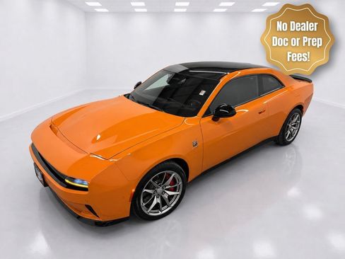 Used 2025 Dodge Charger Daytona Scat Pack w/ Track Pack AWD/4WD image 3