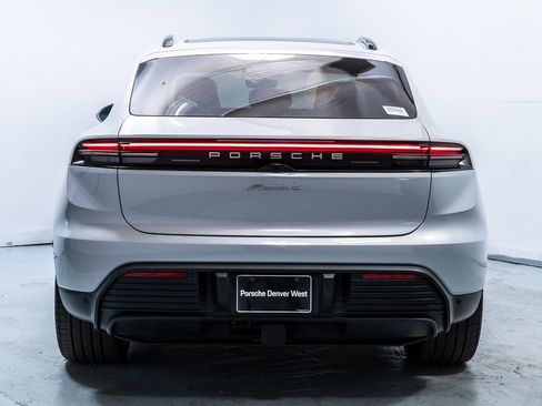 Used 2025 Porsche Macan 4 Electric image 6