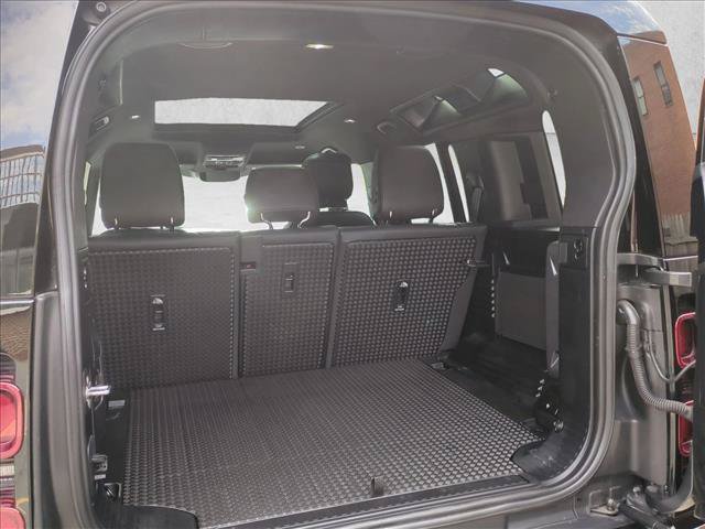 Certified 2025 Land Rover Defender 110 X-Dynamic SE AWD/4WD image 20