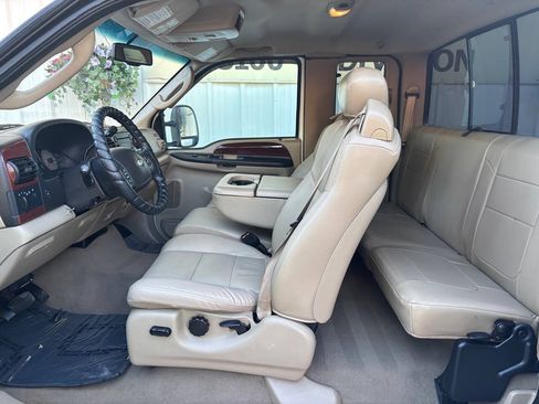 Used 2007 Ford F350 Lariat RWD image 10