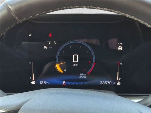 Used 2025 Chevrolet Trax LT w/ LT Convenience Package FWD image 11