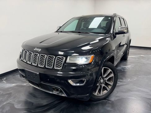 Used 2017 Jeep Grand Cherokee Overland w/ Jeep Active Safety Group AWD/4WD image 19