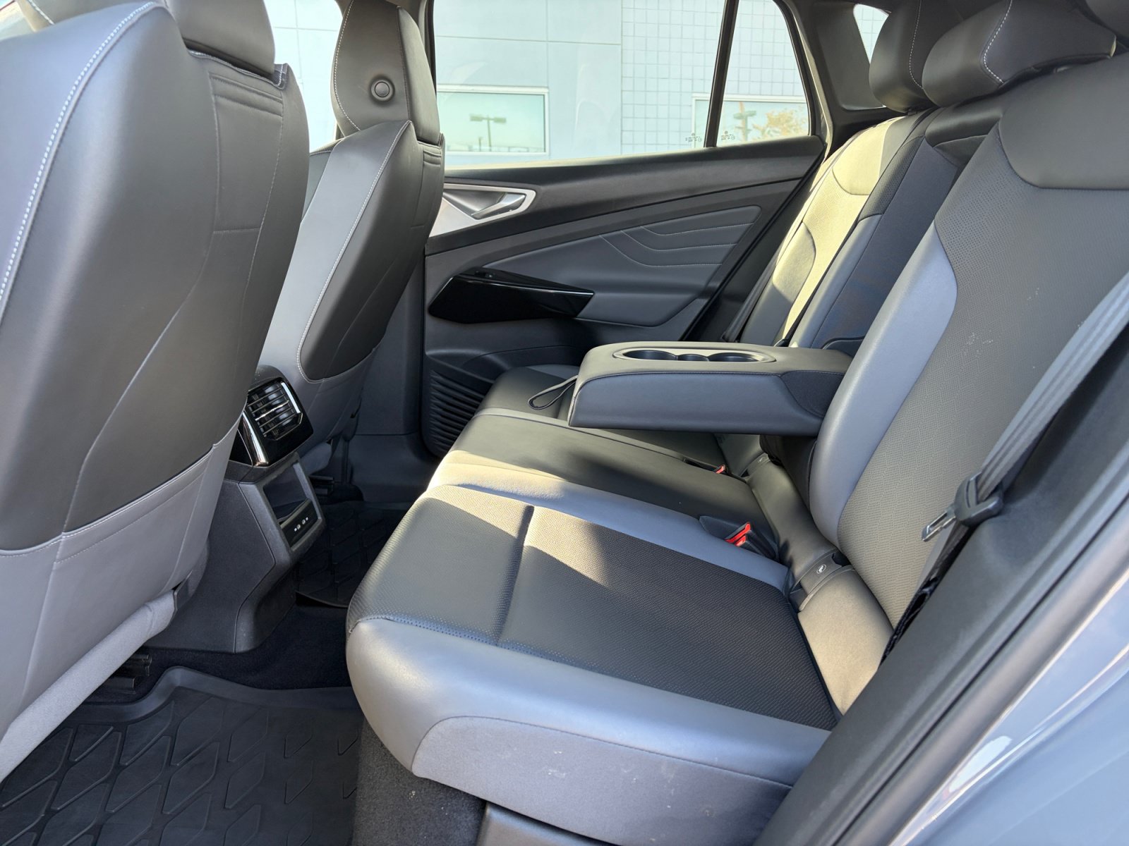 Used 2023 Volkswagen ID.4 Pro S AWD/4WD image 17