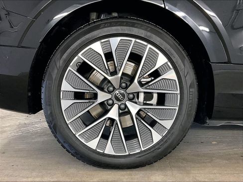 Used 2024 Audi Q8 e-tron Prestige w/ Prestige Package AWD/4WD image 10