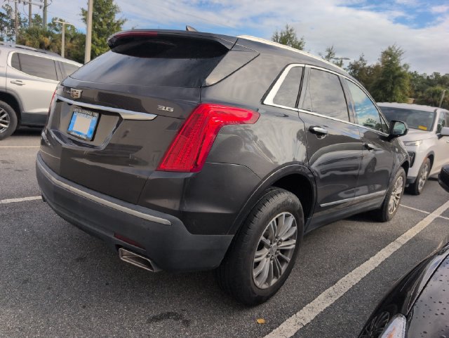 Used 2017 Cadillac XT5 Luxury w/ Driver Awareness Package FWD image 2