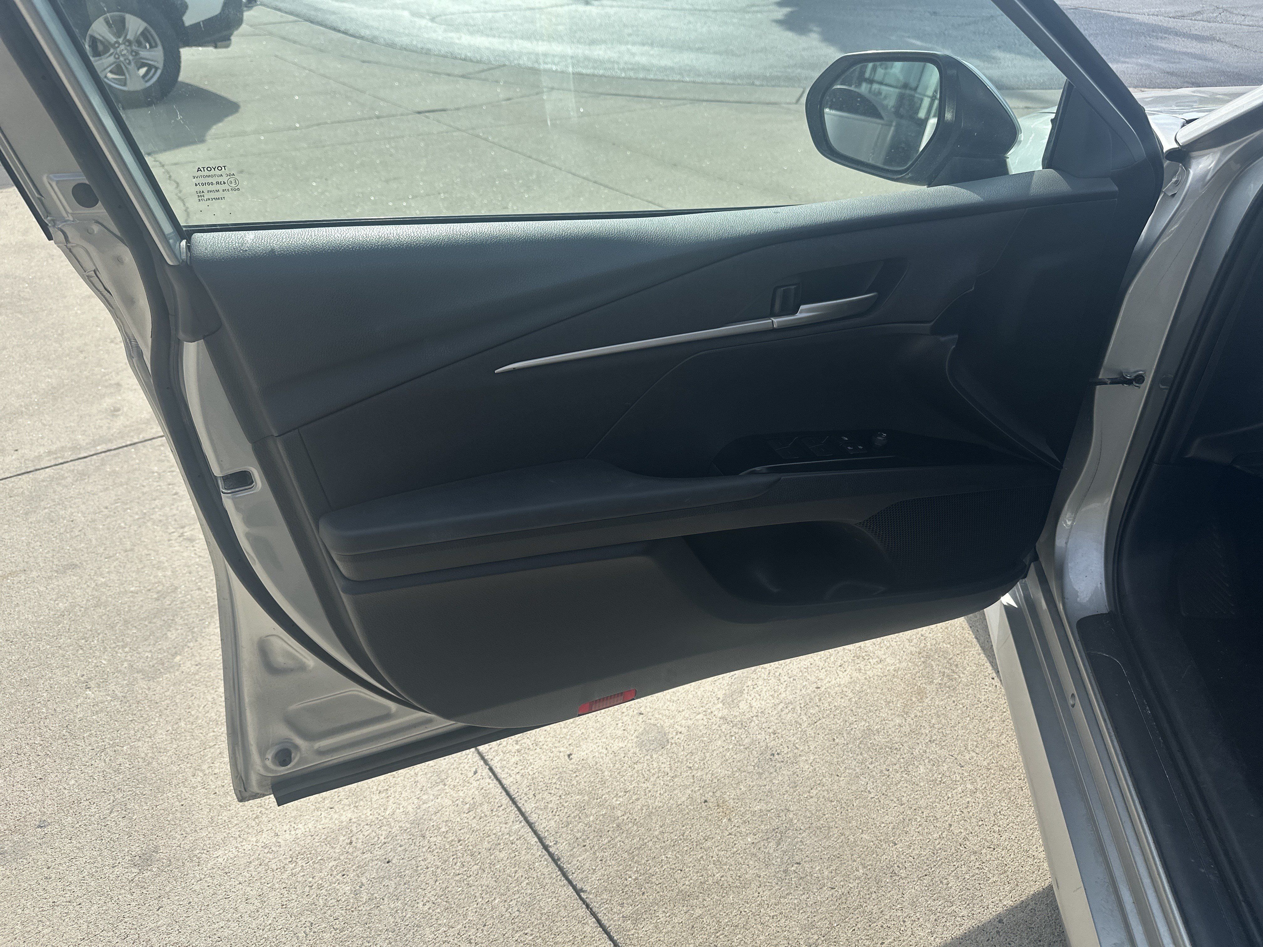 Used 2025 Toyota Camry LE FWD image 13