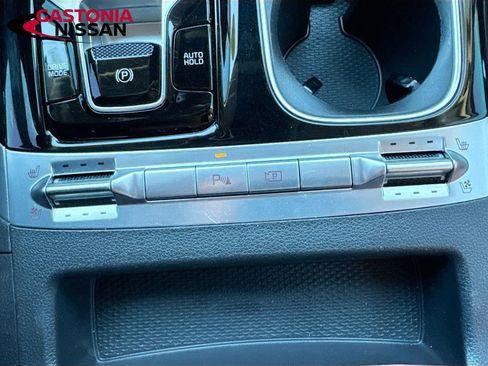 Used 2023 Kia Carnival SX image 30