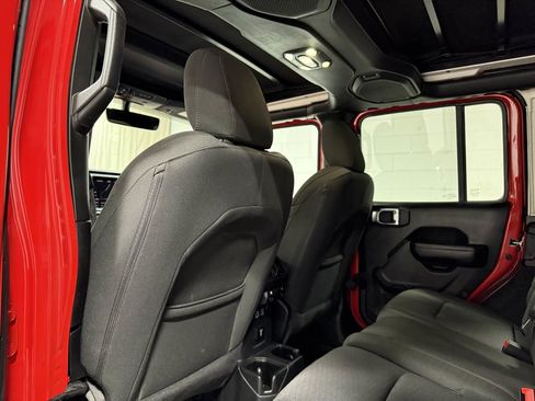 Used 2022 Jeep Wrangler Unlimited Sport image 17