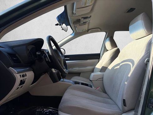 Used 2014 Subaru Outback 2.5i Premium image 12