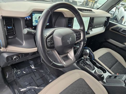 Used 2022 Ford Bronco Wildtrak image 13