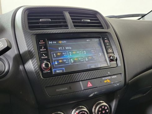 Used 2025 Mitsubishi Outlander Sport LE AWD/4WD image 19