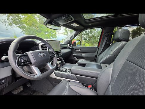 Used 2025 Toyota Tundra Platinum AWD/4WD image 17