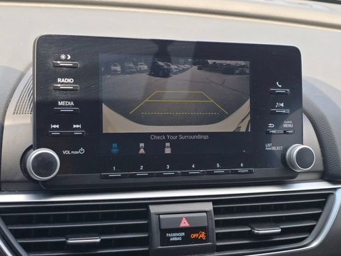 Used 2018 Honda Accord LX image 12