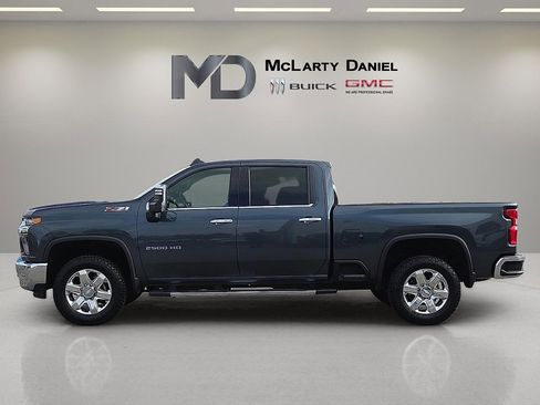 Used 2020 Chevrolet Silverado 2500 LTZ w/ LTZ Plus Package image 3