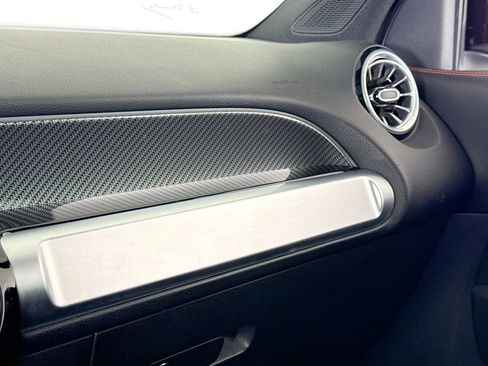 Used 2023 Mercedes-Benz GLB 250 image 23