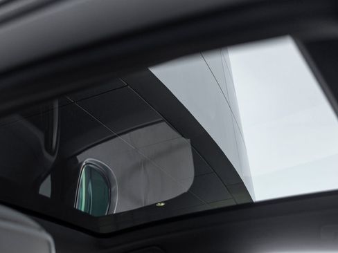 Certified 2026 Porsche Cayenne Coupe image 26