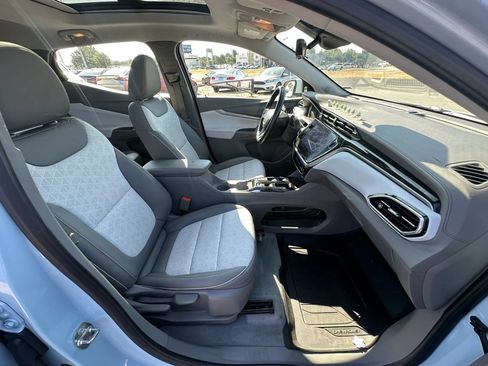 Used 2022 Chevrolet Bolt EUV Premier w/ Sun & Sound Package FWD image 13
