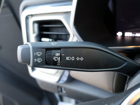 Used 2023 GMC Canyon Denali image 31