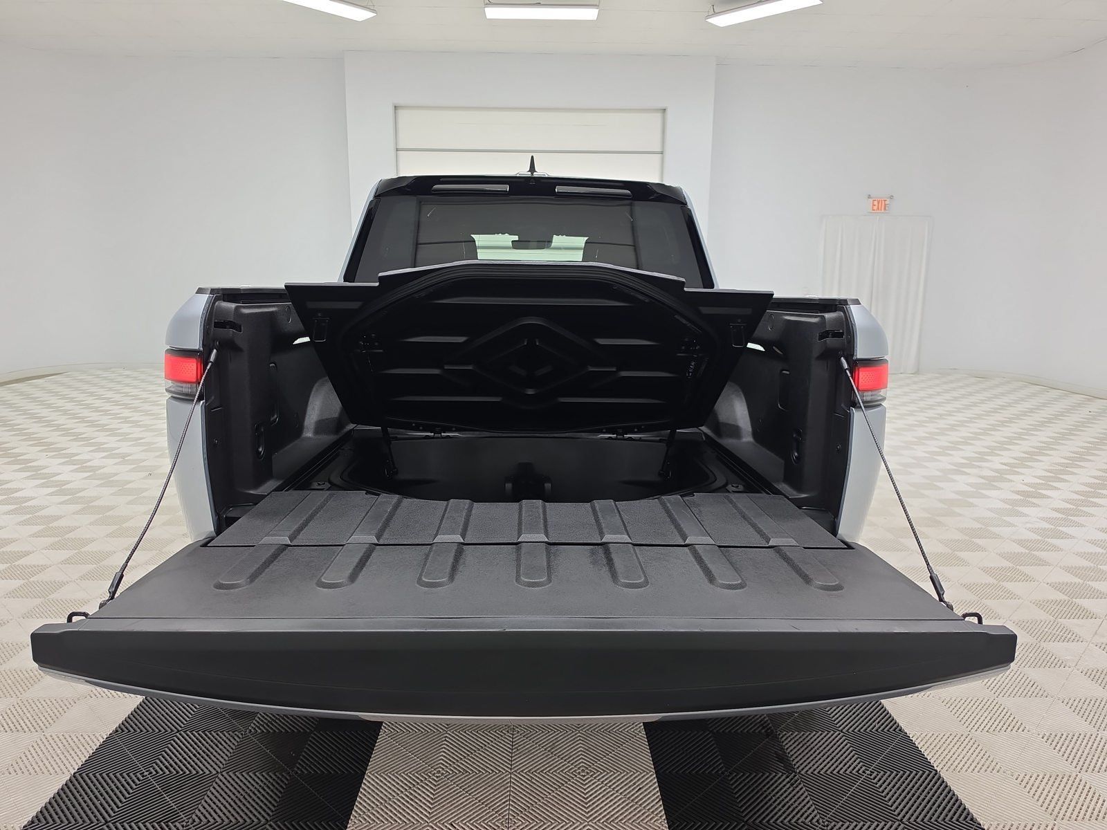Used 2023 Rivian R1T Adventure Dual AWD/4WD image 15