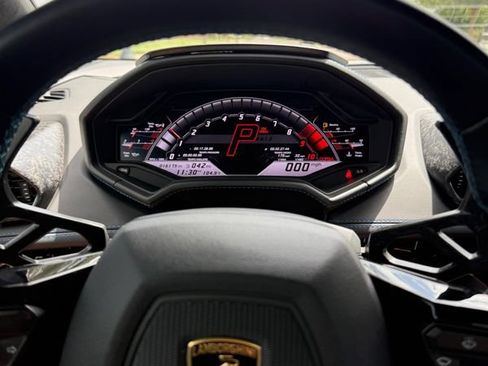 Used 2021 Lamborghini Huracan EVO RWD image 27