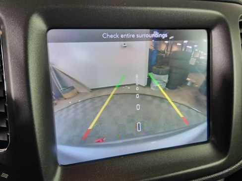 Used 2020 Jeep Compass Trailhawk AWD/4WD image 15