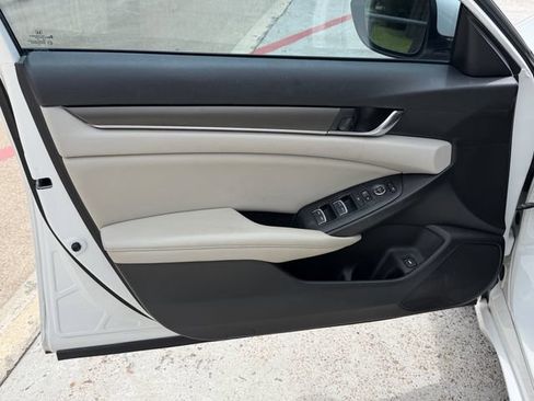 Used 2019 Honda Accord LX image 10