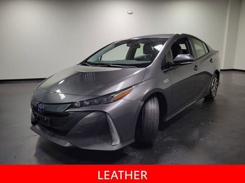 Used 2020 Toyota Prius Prime XLE FWD image 4