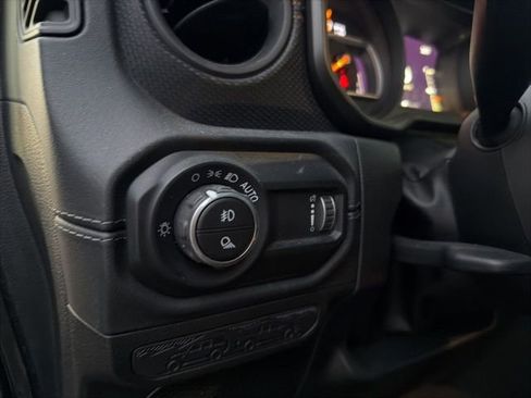 Used 2024 Jeep Gladiator Mojave w/ Convenience Group image 19