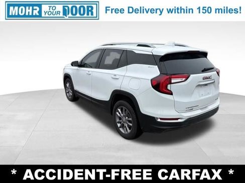 Used 2024 GMC Terrain SLT image 3