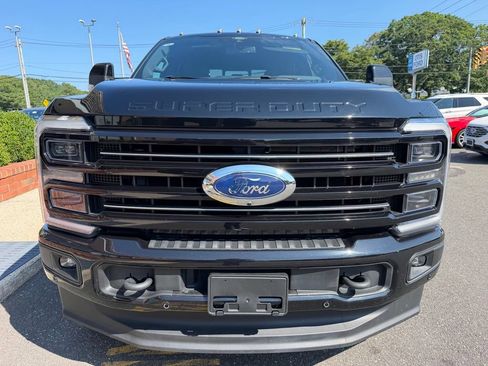 Certified 2025 Ford F250 Platinum w/ FX4 Off-Road Package AWD/4WD image 5