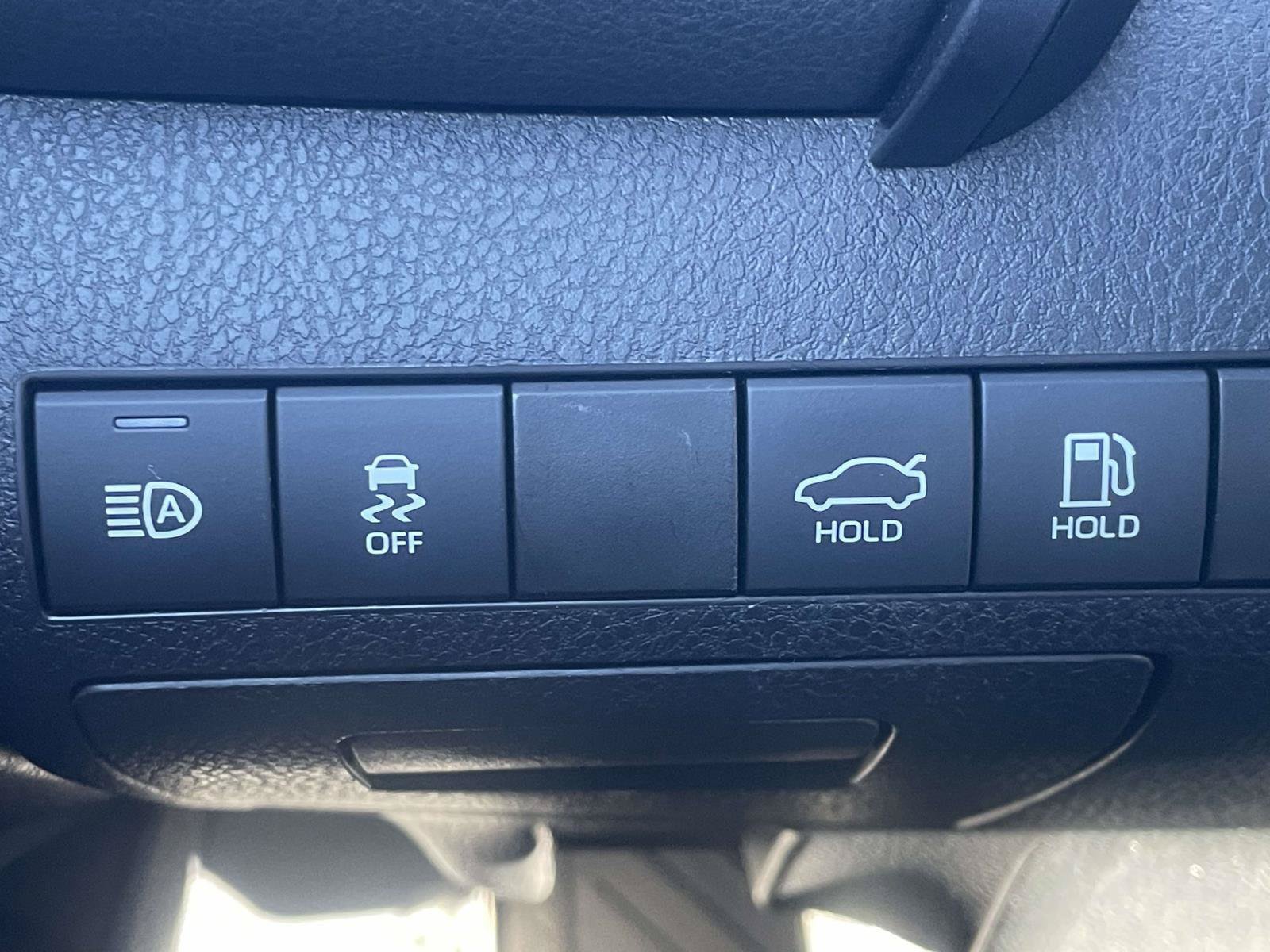 Used 2019 Toyota Camry SE FWD image 21