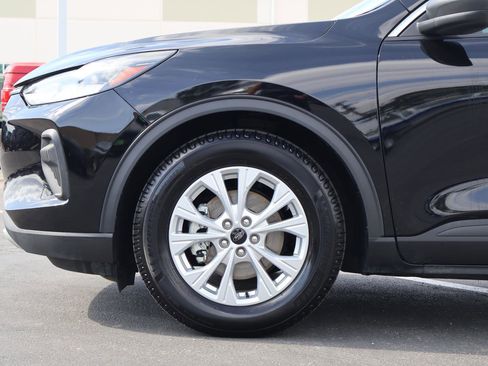 Used 2023 Ford Escape Active image 2