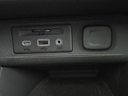 Used 2023 Buick Encore GX Essence w/ Advanced Technology Package image 9